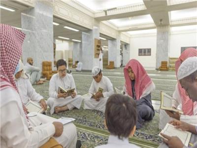شؤون الحرمين تنظم البرنامج التعليمي الدائم للحلقات القرآنية بالمسجد الحرام