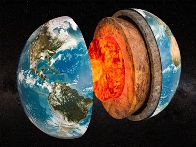 العثور على كرة معدنية صلبة بحجم كوكب في مركز الأرض