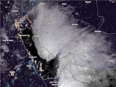 حالة الطقس.. أمطار غزيرة رياح وعواصف رعدية على الإمارات |صور