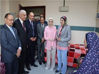 رئيس جامعة المنوفية يتابع علاج الأشقاء الفلسطينيين بالمستشفيات الجامعية 