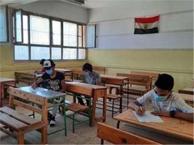 73 ألف طالب وطالبة بتعليم السويس يؤدون امتحان نهاية العام 