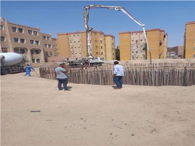 محافظ المنيا يتابع معدلات تنفيذ المشروعات بقرى «حياة كريمة»