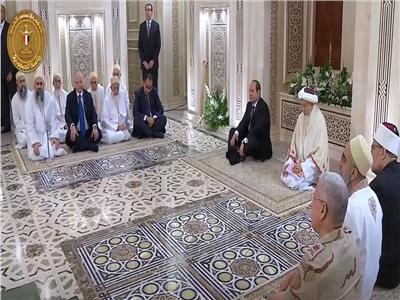 الرئيس السيسي لسلطان البهرة: مشاركتكم في تطوير مساجد آل البيت مقدرة جدا