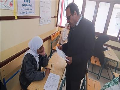 محافظ شمال سيناء يتفقد امتحانات الشهادة الإعدادية بالشيخ زويد