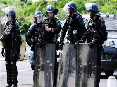 فرنسا تنشر المزيد من أفراد الشرطة بكاليدونيا الجديدة للسيطرة على الشغب