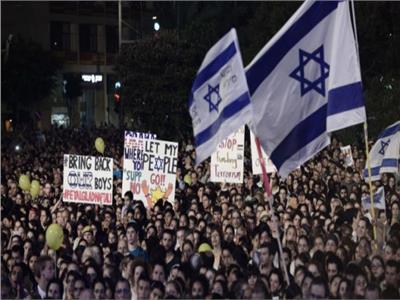 إسرائيليون: الحكومة تخلت عن هدف إعادة الأسرى سالمين 