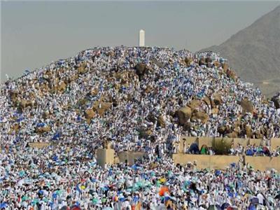 السعودية: إيقاف تصاريح العمرة.. ومنع دخول مكة لحاملي تأشيرات الزيارة