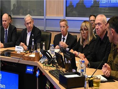 مجلس الحرب بإسرائيل يوجه فريق التفاوض باستئناف العمل على صفقة الأسرى