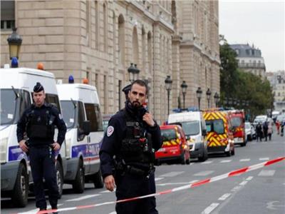 فرنسا.. إصابة 3 أشخاص بهجوم نفذه رجل بسكين