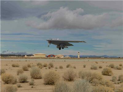 اختبار لطائرة B-21 المستقبلية التابعة لسلاح الجو الأمريكي
