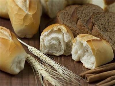 الخبز البني مقابل الخبز الأبيض.. أيهما يعزز صحتك؟