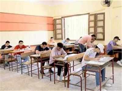 7292 طالب وطالبة يؤدون امتحانات الثانوية العامة في أسوان 