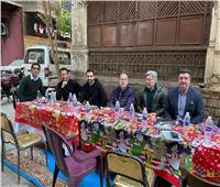 فيتوريا يشارك المصريين إفطار رمضان في وسط القاهرة