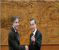 وزير الخارجية الصيني يلتقي بلينكن في العاصمة بكين