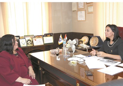 د.مايا مرسي رئيس المجلس القومي للمرأة خلال حوارها مع «الأخبار»