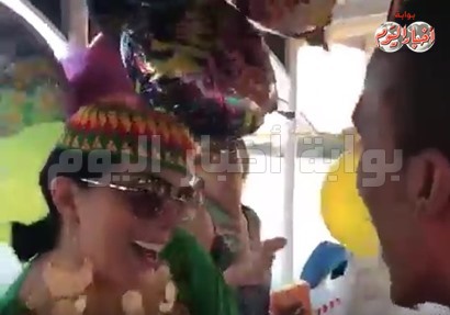 حورية فرغلي تحتفل بعيد ميلادها في أسوان