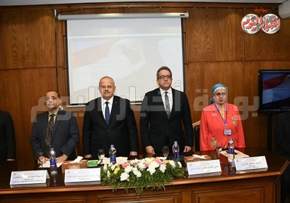 رئيس جامعة القاهرة يفتتح مؤتمر الآثار والتراث