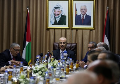 اجتماع الحكومة الفلسطينية في غزة «رويترز»