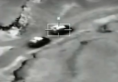 لقطة من فيديو توجيه الضربات الجوية