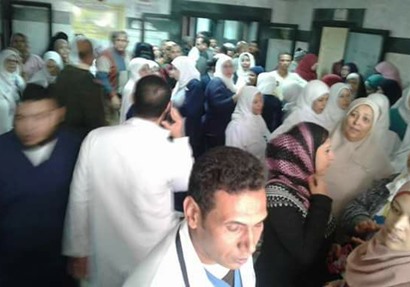 إضراب العاملين بمستشفى التأمين الصحي بالمنيا