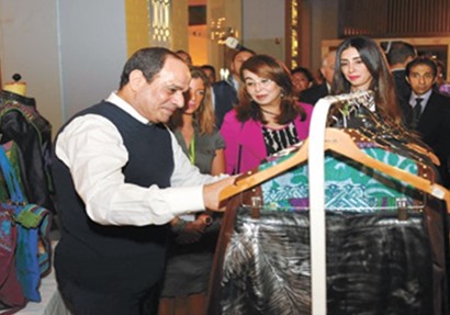 الرئيس عبد الفتاح السيسي في معرض الحرف اليدوية 