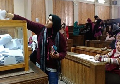 إقبال كبير على الانتخابات الطلابية بــ 8 كليات بجامعة عين شمس