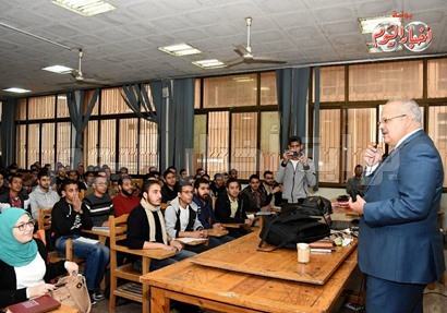 رئيس جامعة القاهرة : انتخابات الطلاب ديمقراطية دون أي تدخلات