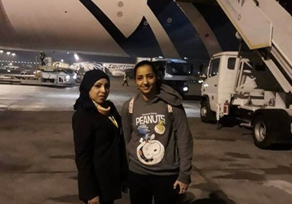 رنيم الوليلى تصل مطار القاهرة