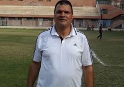 نبيل محمود المدرب العام للفريق الأول لكرة القدم بنادي الزمالك