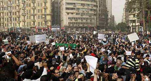 ميدان التحرير يستقبل أبطال محمد محمود بالتصفيق 