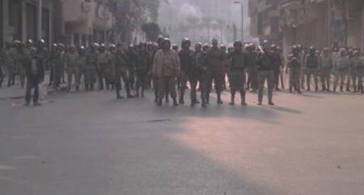 قوات الجيش تنسحب من شارع قصر العيني 