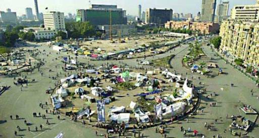 إغلاق مداخل ميدان التحرير ومنع المتظاهرات من الإعتصام