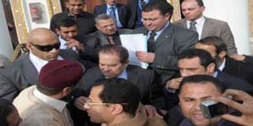 رحيل الجنزوري في هدوء من البرلمان بعد رفع الجلسة 