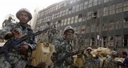 الجيش ينشر مدرعات وحواجز بمحيط وزارة الدفاع 