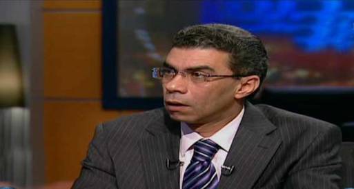 دفاع مبارك يهدد ياسر رزق: ستقع تحت طائلة القانون