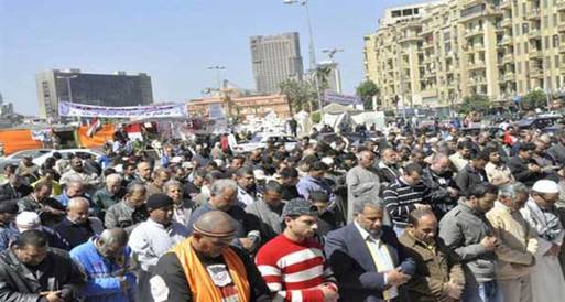 خطيب "التحرير" يحذر من ربط تسليم السلطة بإقرار الدستور