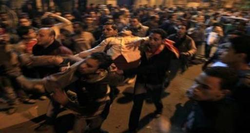اشتباكات بين قوات الجيش والمتظاهرين بالسويس