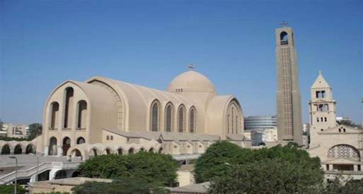 عودة الهدوء للكاتدرائية بعد اعتذار الأنبا بيشوى للمسيحيات