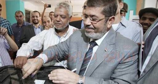 مرسي يدلى بصوته في الانتخابات ويؤكد:مصر تشهد عرسها اليوم