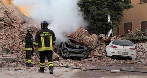 إجراءات أمنية مشددة لمقاومة النهب في مناطق الزلزال بإيطاليا