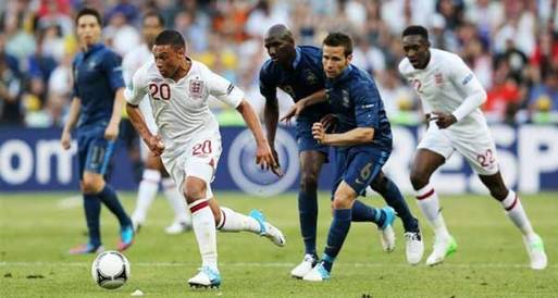 فرنسا وإنجلترا يكتفيان بالتعادل في أولى مباريات المجموعة الرابعة