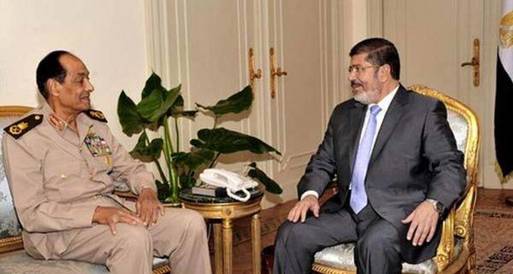 مرسى يناقش مع طنطاوي الأمور الخاصة بالقوات المسلحة