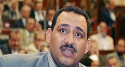 نائب ومستشار ومحام يرفضون إجراءات "تفتيش" مصر للطيران  