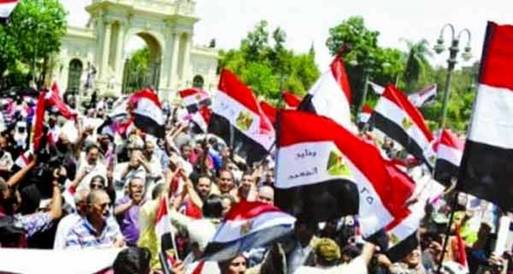 "الأغلبية الصامتة" تفض تظاهرات قصر الرئاسة حتى أشعار آخر