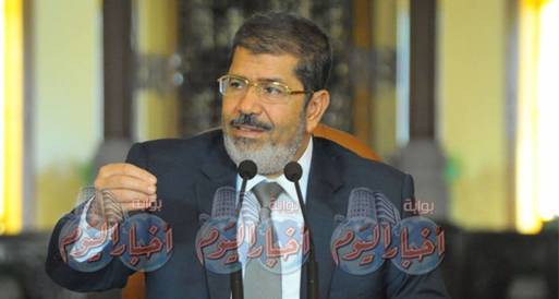 مرسي: الشعب والجيش "إيد واحدة" ولا مجال للحديث عن صدام