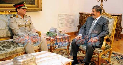مرسي يستقبل وزير الدفاع لمتابعة العملية الأمنية بسيناء