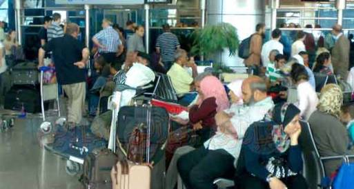 بالصور ارتباك بمبنى الركاب لإضراب أطقم الضيافة بمصر للطيران