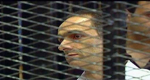 سوزان وخديجة والجمال يزورون جمال مبارك بمحبسه بسجن المزرعة 