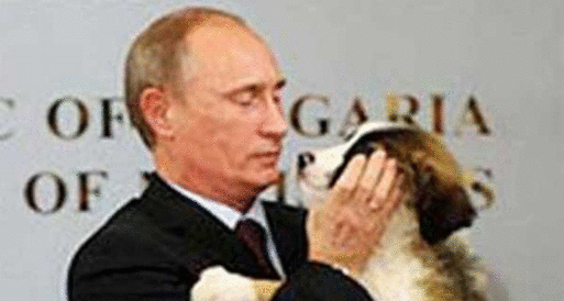 الرئيس الروسي يهدي جرو كلب صغير لنظيره الفنزويلي