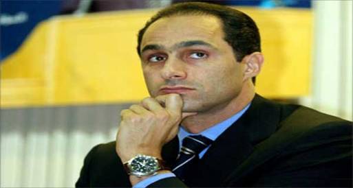 جمال مبارك يطالب بأطباء من خارج السجن لمتابعة والده 